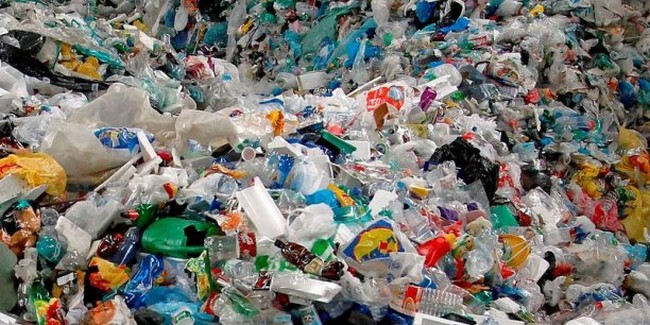 Recyclage et vente des déchets plastiques : Un moyen de survie qui raccourcie la vie !