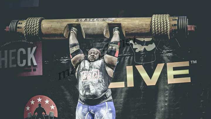 Cheick Ahmed Al-Hassan Sanou alias Iron Biby, champion du monde 2019 en log lift en soulevant 220 kgs : "Je mange 8 poulets par jour. Et pour être en forme, je suis obligé de manger toutes les 3 heures".