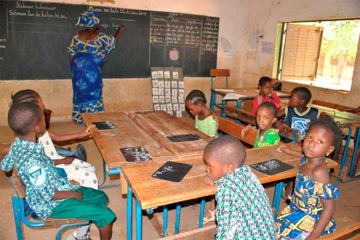 Education au Mali :  Le gouvernement envisage des cours via des médias