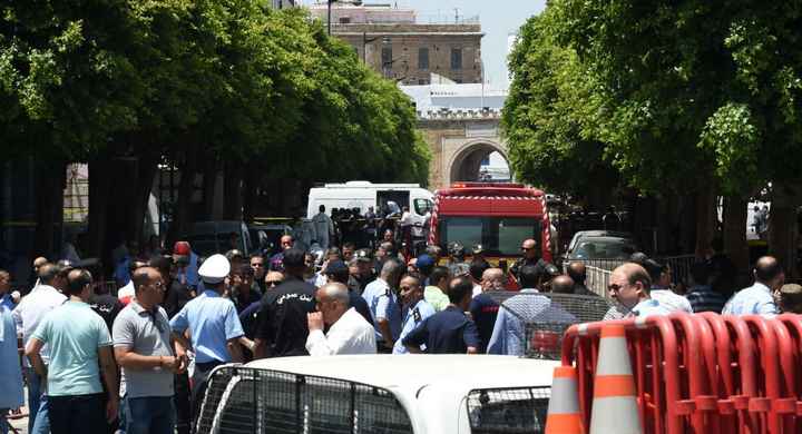 Double attentat contre la police à Tunis, plusieurs blessés (vidéo)