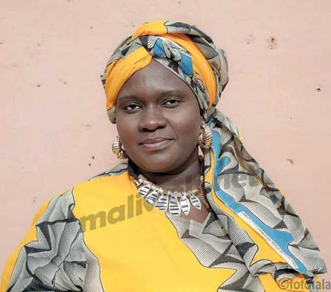 Mme Traoré Mariam Sangaré dite Sista mam, reggae woman malienne :  "Peut-être qu'il y a un complot  contre le reggae au Mali"