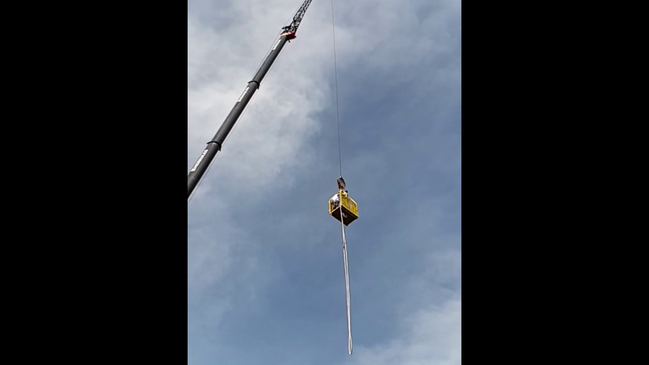 Un homme survit à une chute libre alors que son élastique s’est rompu – vidéo