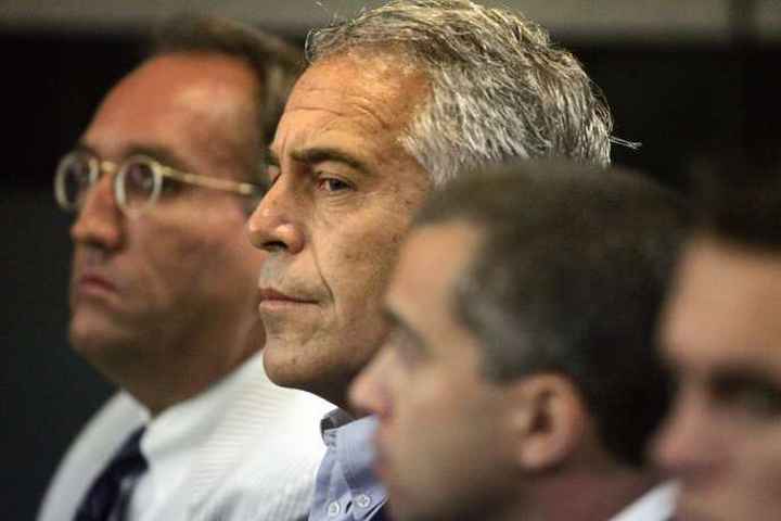 Washington Post: l’autopsie d’Epstein relève des fractures fréquentes lors d’«homicides par strangulation»