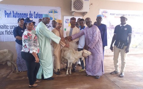 Fête de Tabaski : Le Port autonome de Cotonou respecte la tradition en offrant des moutons à ses partenaires maliens