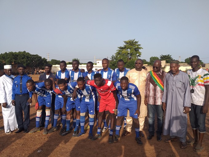 Festivités du 59ème anniversaire de l’indépendance du Mali : L’Association Sportive de la Police (AS police) organise un match de football à la mémoire de feu commissaire divisionnaire IssiakaTounkara.