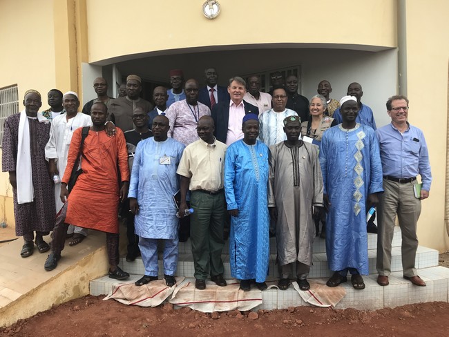 Ambassade des Etats-Unis au Mali : L’Ambassadeur Hankins S’engage à Promouvoir l’Education et la Sécurité dans la Région de Ségou