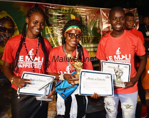 Festival le Mali a des rappeuses : La jeune rappeuse de Dièma, Olivia remporte le trophée du concours de chant