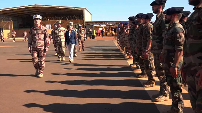 Gao : Florence Parly rend hommage aux militaires français décédés