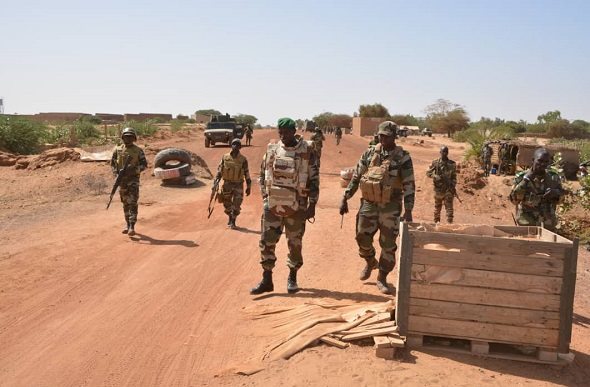 À la Une: encore une attaque contre un poste militaire au Mali