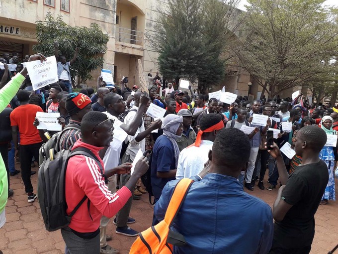 Étudiants maliens en Algérie :  Le cri de cœur de 240 jeunes bloqués à Bamako