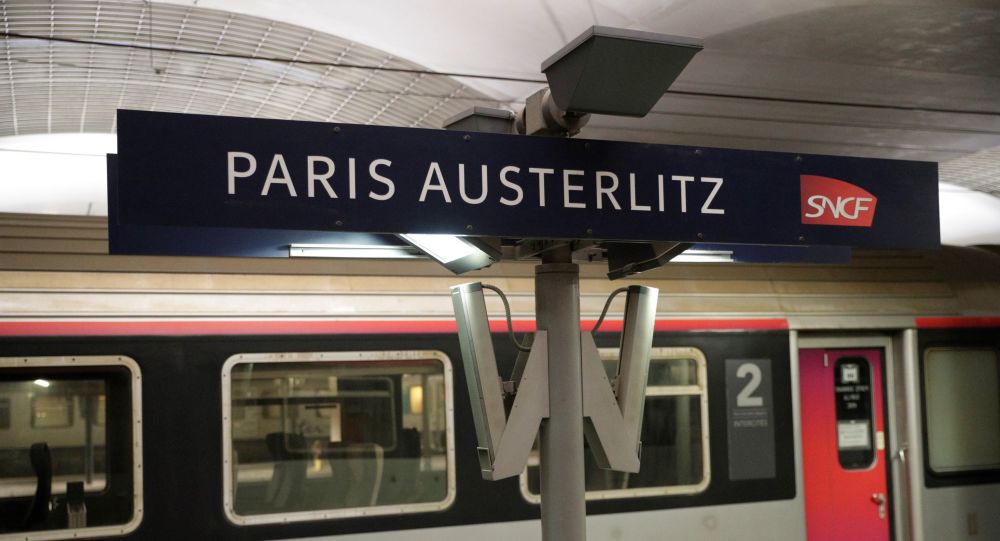 Une femme intégralement voilée avec un couteau interpellée gare d'Austerlitz, selon Le Point