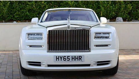 Vol d’une voiture luxueuse « Rolls Royce » aux USA : Un jeune opérateur économique vendeur  de grosses cylindrées et une vedette soupçonnés d'être receleur et acheteuse