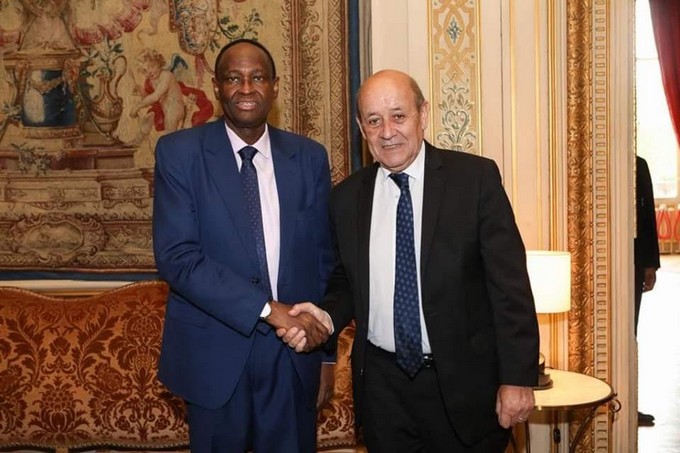 En visite à Paris, le ministre Tiébilé Dramé « désavoue » l’ambassadeur Toumani Djimé Diallo