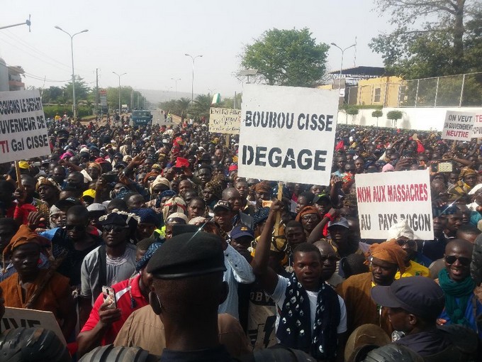 Mali : La communauté Dogon en colère contre la décision  du Premier ministre de lever les check-points sur la RN15