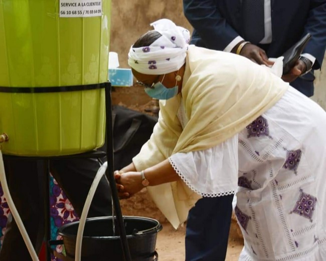 Prix de reconnaissance des Médias "Restez à la Maison" dans le cadre de la lutte contre la Pandémie du COVID- 19 au Mali, initié par la Fondation Merck en partenariat avec le Cabinet de la Première Dame du Mali