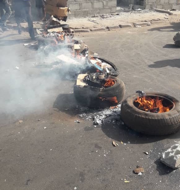 Manifestation anti-couvre-feu à Sébéninkoro :  Le poste de police saccagé et brûlé