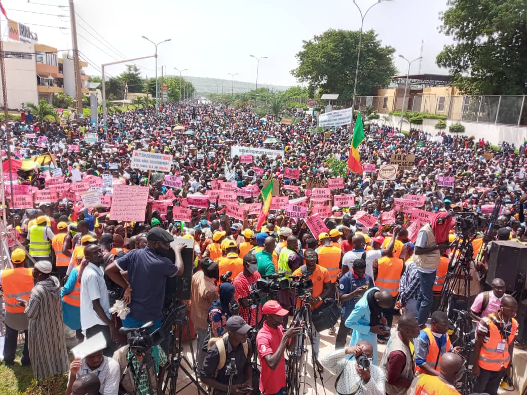 Crise au Mali: les opposants au président Ibrahim Boubacar Keïta durcissent le ton