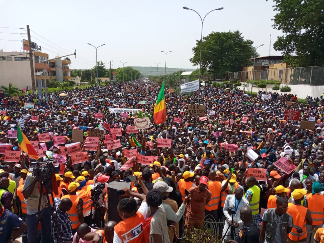 Exigence du peuple pour une sortie de crise : IBK : Rien ne sert de s’entêter, il faut écouter son peuple !