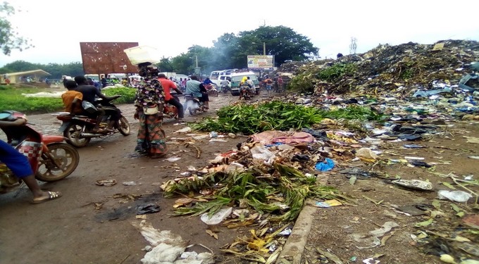 Médina-Coura en commune II du district de Bamako : Quand les ordures prennent d’assaut le goudron