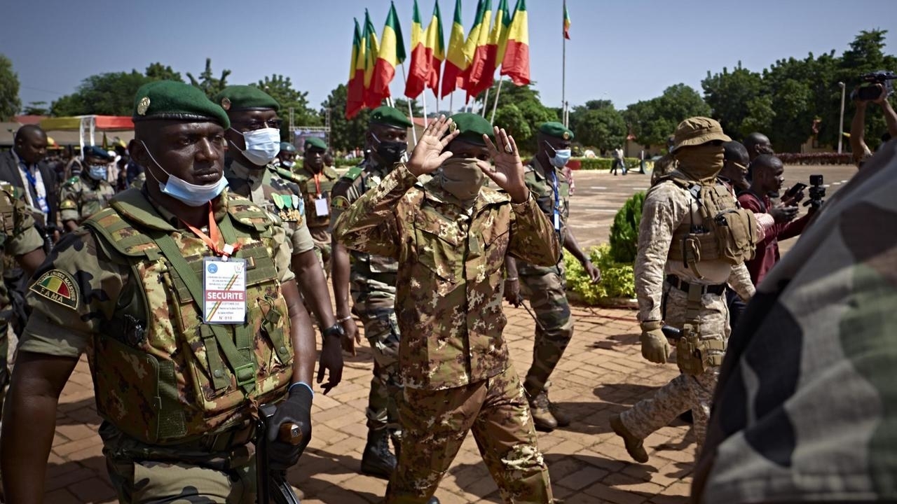 Mali: nomination massive de militaires à la tête des régions