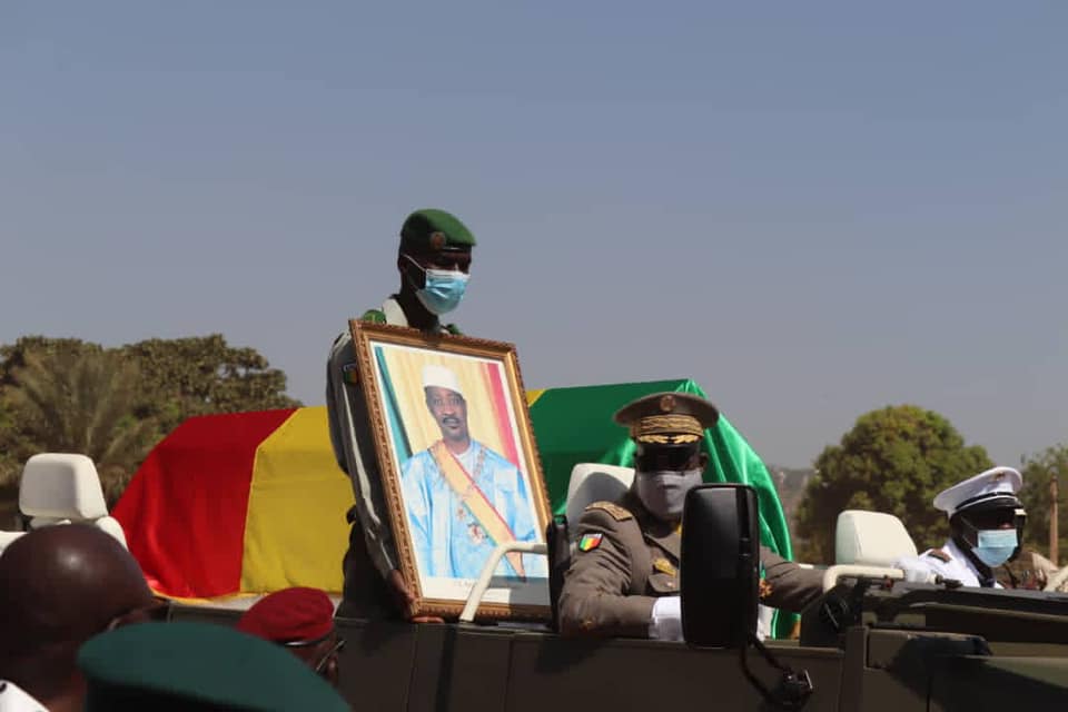 Mali: quelques Photos du Cortège funèbre du Général ATT