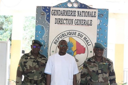 Direction Générale de la Gendarmerie Nationale : Le Directeur Général reçoit le Colonel Soumaïla KEITA, professeur agrégé en chirurgie viscérale.