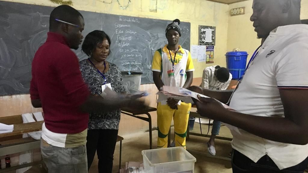 Élections au Burkina Faso: la compilation, travail de longue haleine pour des équipes épuisées