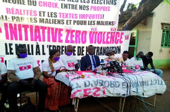 Le Mouvement « INITIATIVE ZERO VIOLENCE » face à la presse : «Sans une transition capable d'adapter nos textes à nos réalités, l'instabilité des institutions ne serait que chronique »