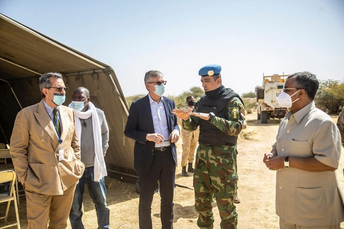 Visite de M. LACROIX au Mali - Etape de Tombouctou et Niafunké