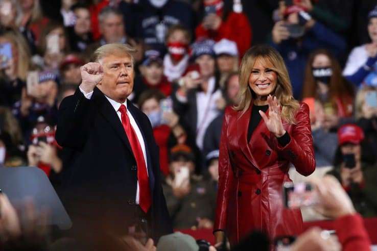 Melania Trump publie ses adieux à la Maison Blanche et "condamne les violences" du Capitole