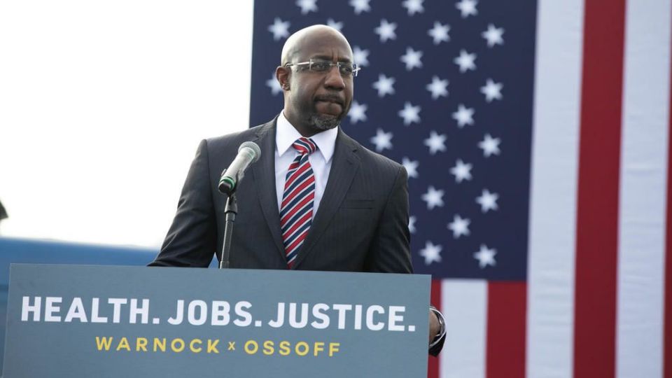 États-Unis : Raphael Warnock, l'héritier de Martin Luther King qui fait trembler les républicains