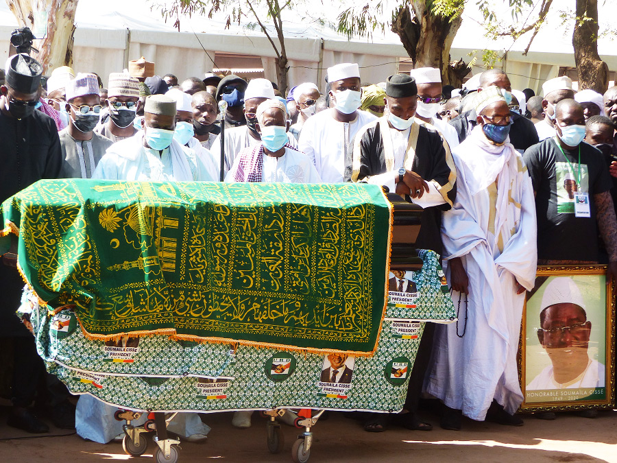 Mali: la foule se presse pour un dernier hommage à une grande figure politique.