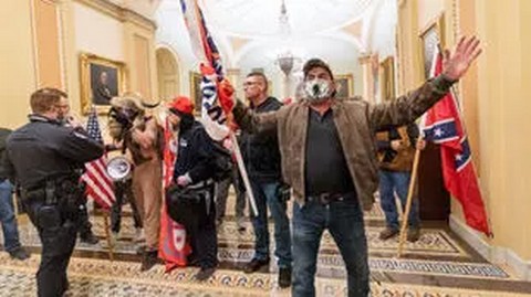 À Washington, quatre morts et 52 arrestations après l'intrusion des pro-Trump au Capitole