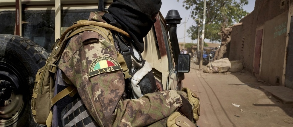 Boni : Des officiers supérieurs retenus temporairement par leur troupe