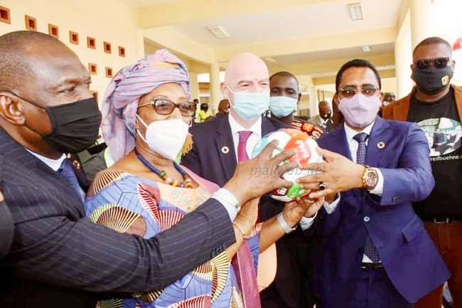 Infrastructures sportives: Pose de la première pierre de la future académie nationale de football au Mali