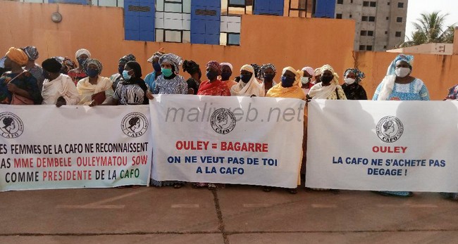 Crise au sein de la CAFO :  Un sit-in des femmes au gouvernorat contre Mme Dembélé Oulématou Sow