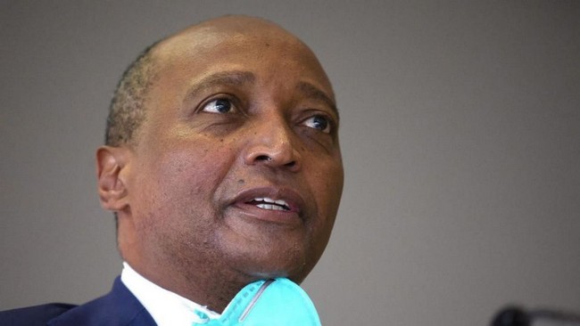 CAF : le Sud-africain Patrice Motsepe élu à la tête du football africain