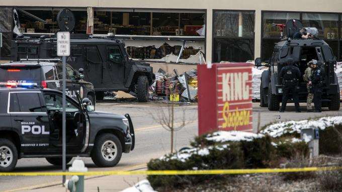 Etats-Unis : ce que l'on sait de la fusillade qui a fait dix morts dans le Colorado