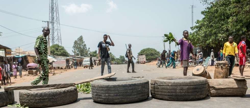 Présidentielle au Bénin: au moins un mort par balle lors de manifestations contre le pouvoir