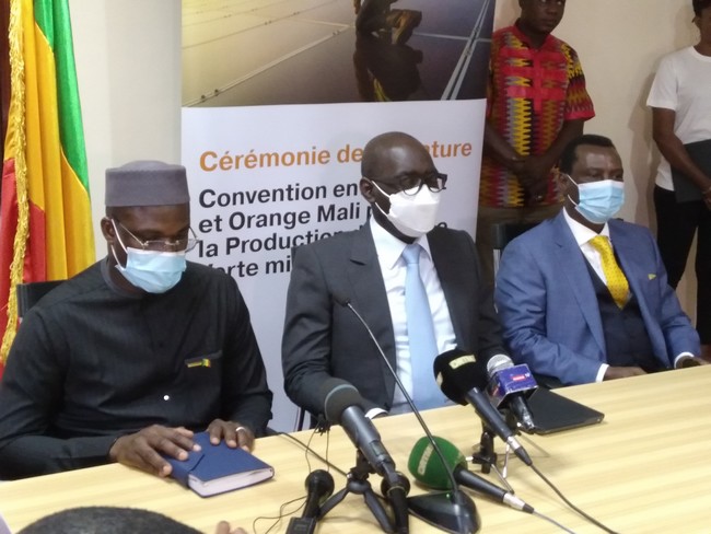 Orange-Mali et l’Etat signent  une convention pour la production d’énergie verte