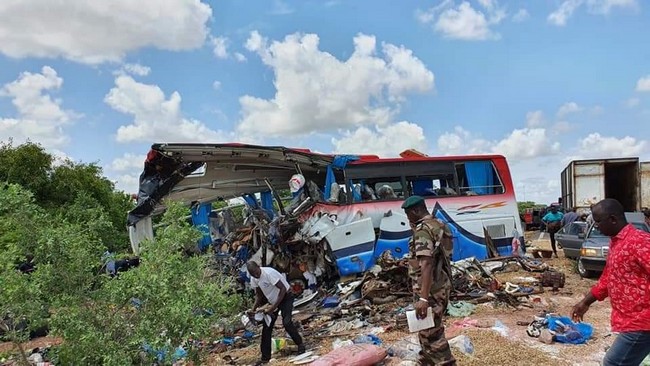 Terrible accident  sur les routes : Le laxisme dans les contrôles, l’inconscience des transporteurs