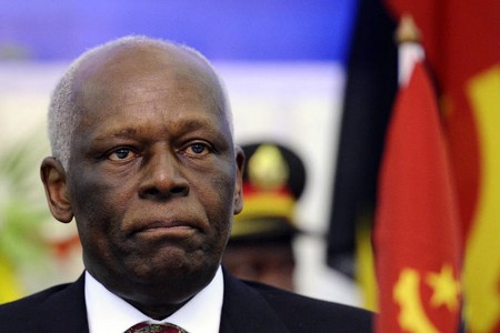 L’ancien président José Eduardo dos Santos en Angola, après deux ans à l’étranger