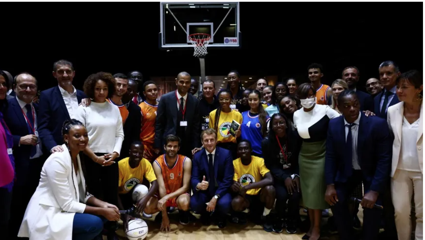 Sommet Afrique-France : Emmanuel Macron promet 4 millions d’euros pour développer le sport en Afrique