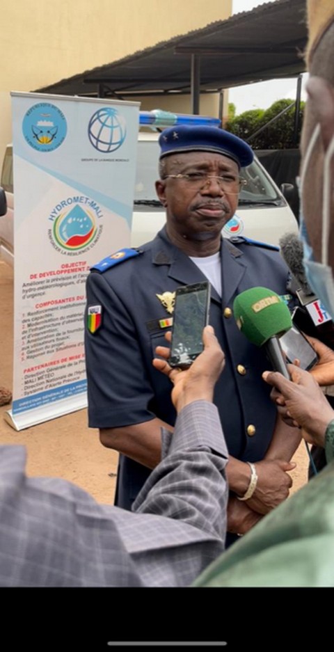 Protection civile : Hydromet-Mali offre 5 ambulances et 5 drones  pour accroitre les capacités opérationnelles des unités