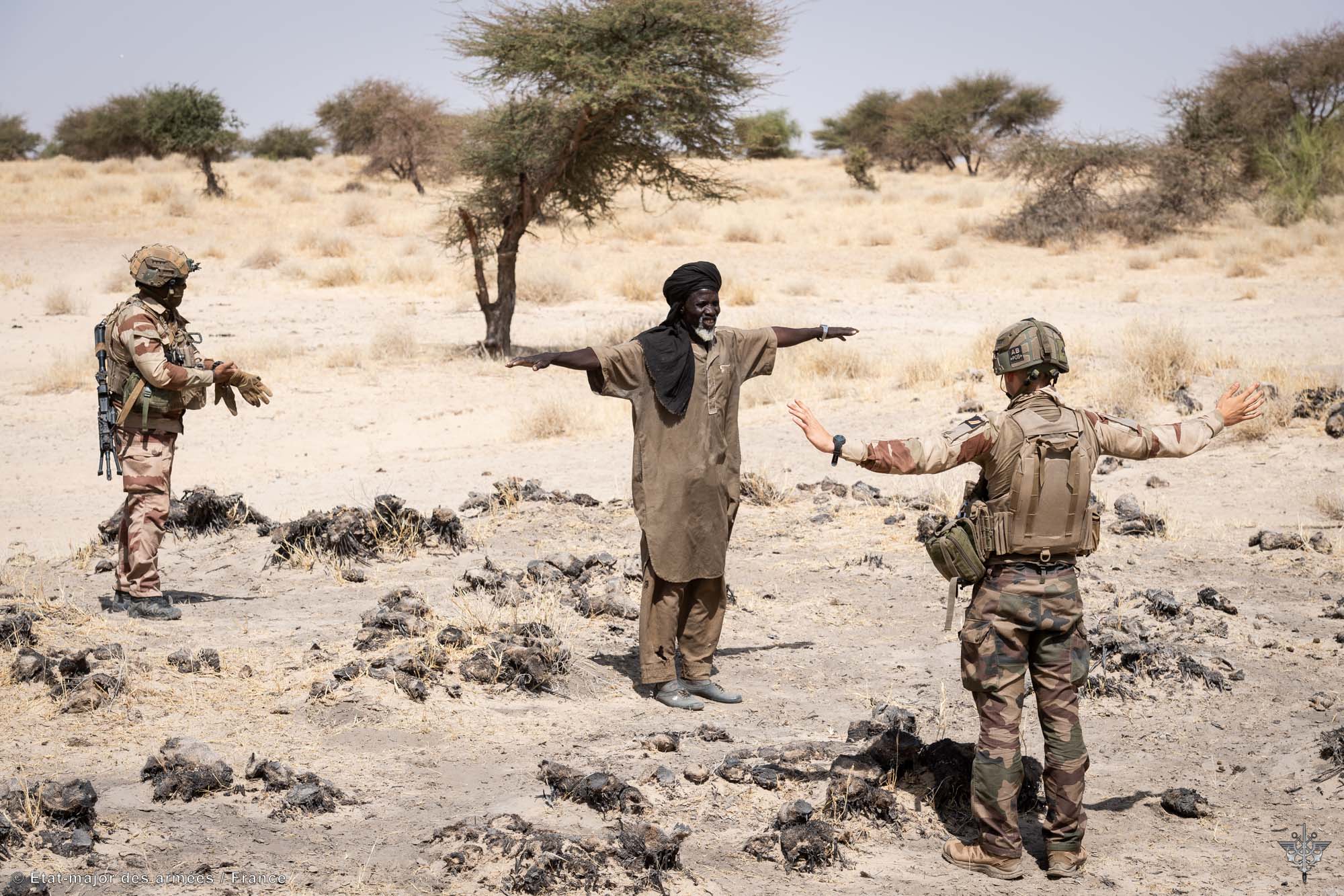 Recrudescence des attaques terroristes au Mali : L’américain Claude David Convisser publie un plan de paix et met en garde contre « la réouverture des écoles sans un accord de paix»