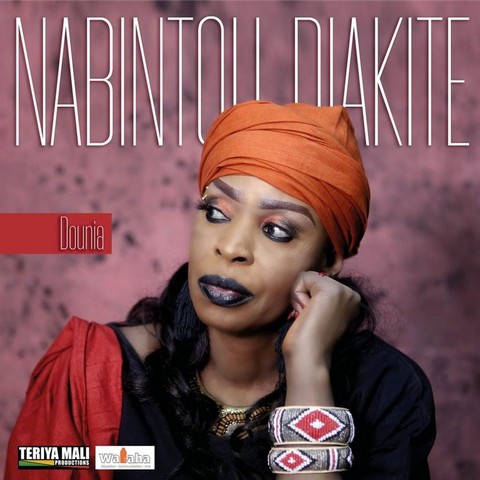 Nabintou DIAKITÉ sort un troisième album intitulé ‘’ Dounia’’