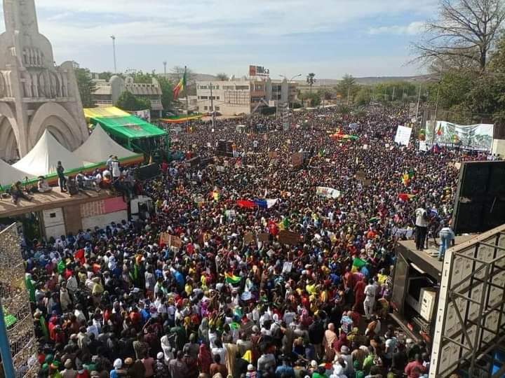 Mali-CEDEAO : Marée humaine contre les sanctions !