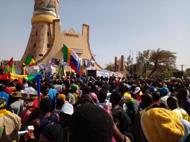 Le mouvement «Yerewolo-Debout sur les Remparts»,  Dans la rue à Bamako pour demander le départ de Barkhane