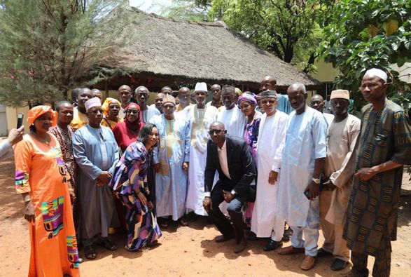 Transition malienne: le Premier ministre rend visite aux familles des personnalités disparues