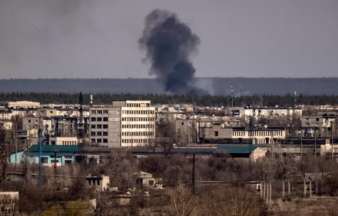 Ukraine : selon Moscou, près de 1000 soldats ukrainiens d'Azovstal se sont rendus depuis lundi